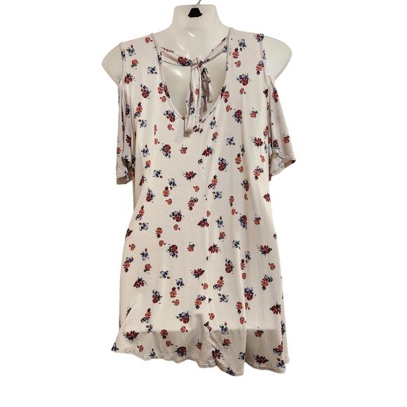 Lane Bryant Cream Floral Shoulder Flutter Sleeve Blouse Swing Tee Sz 18/20 2XL - Picture 2 of 6